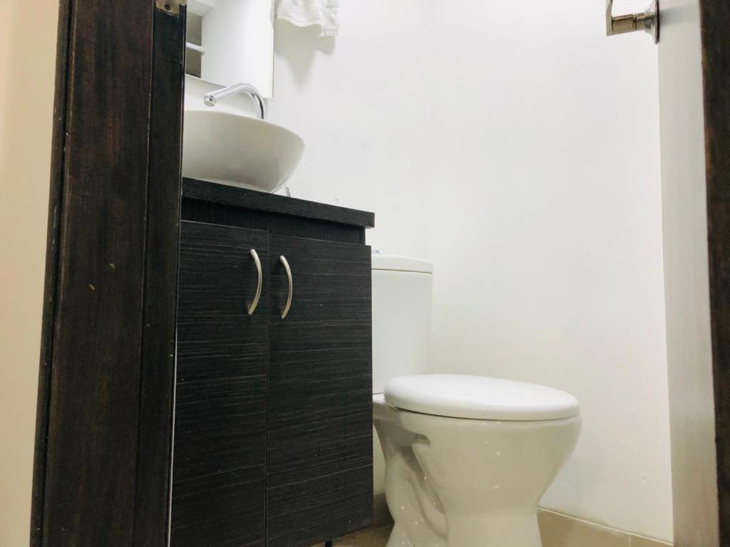 Apto Moderno En Laureles Medellín Exteriör bild