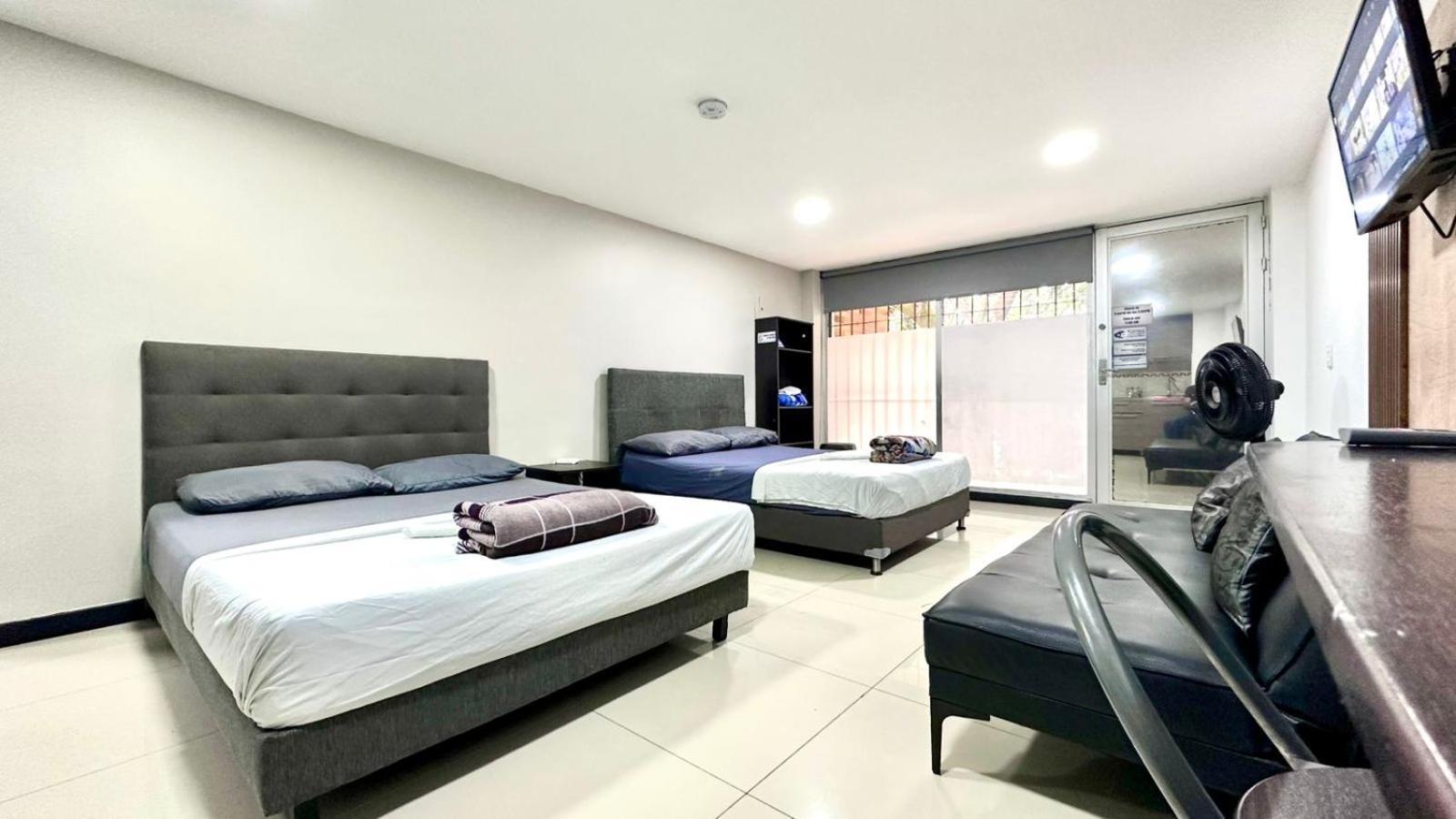 Apto Moderno En Laureles Medellín Exteriör bild