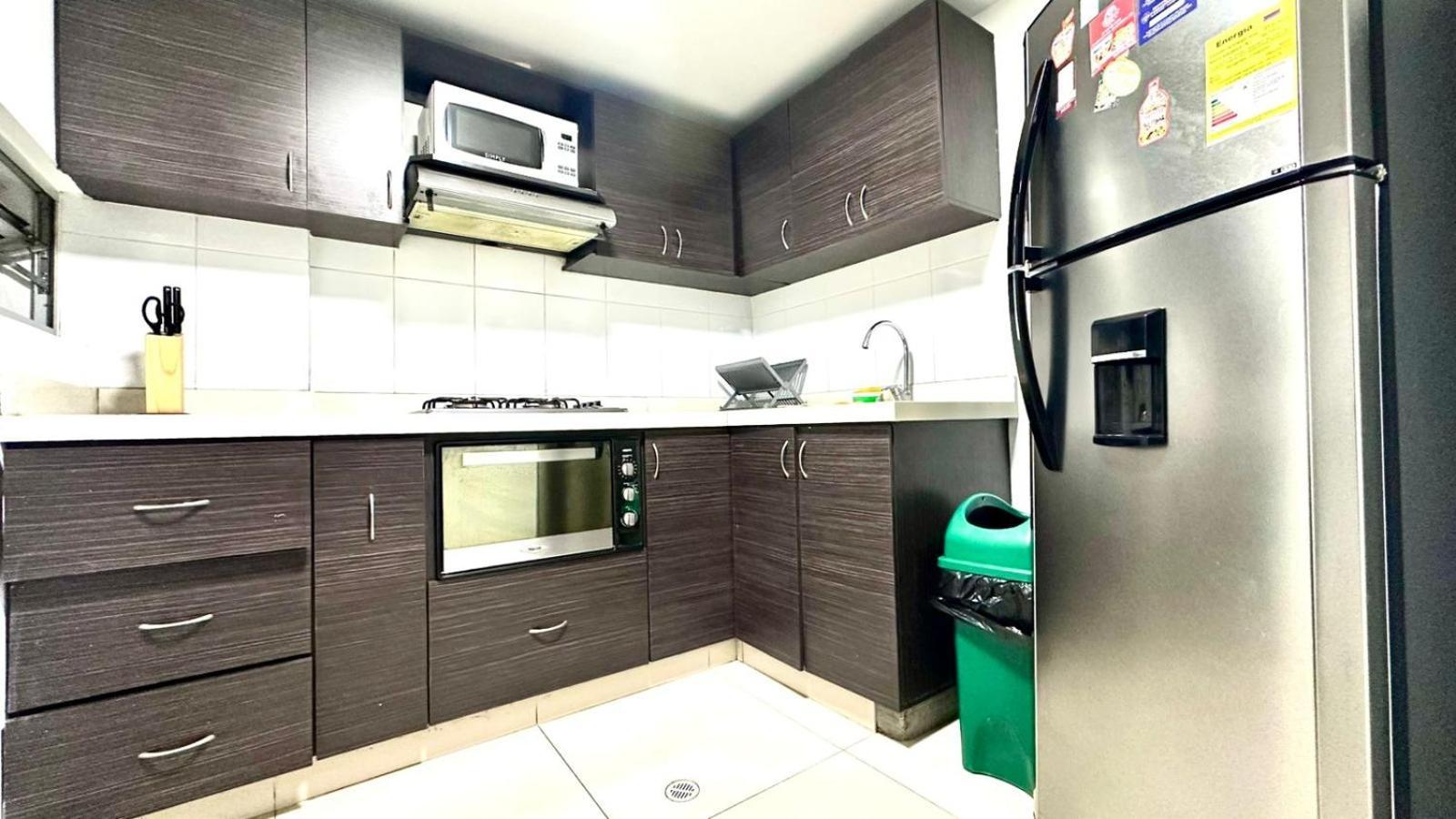 Apto Moderno En Laureles Medellín Exteriör bild