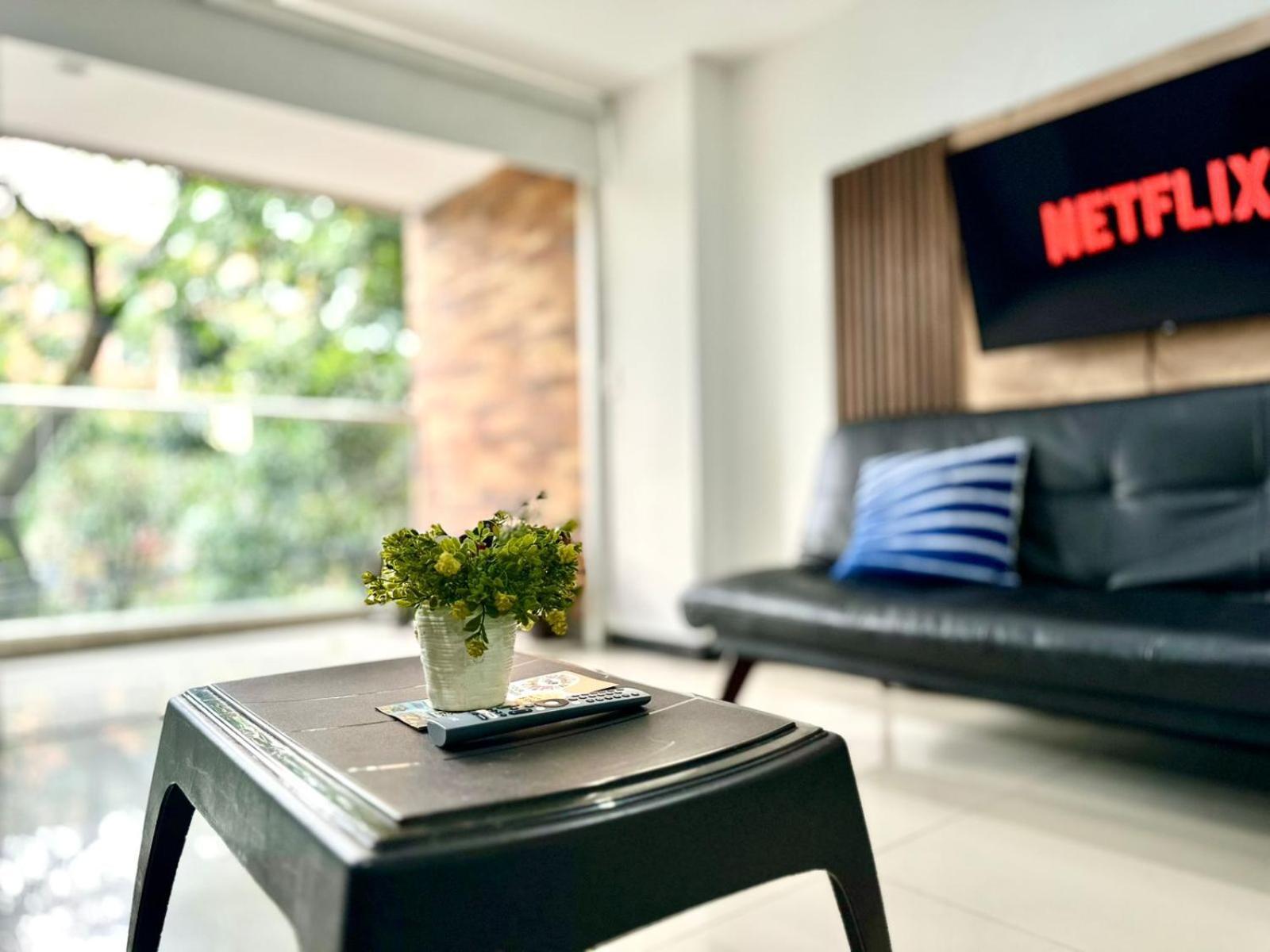 Apto Moderno En Laureles Medellín Exteriör bild