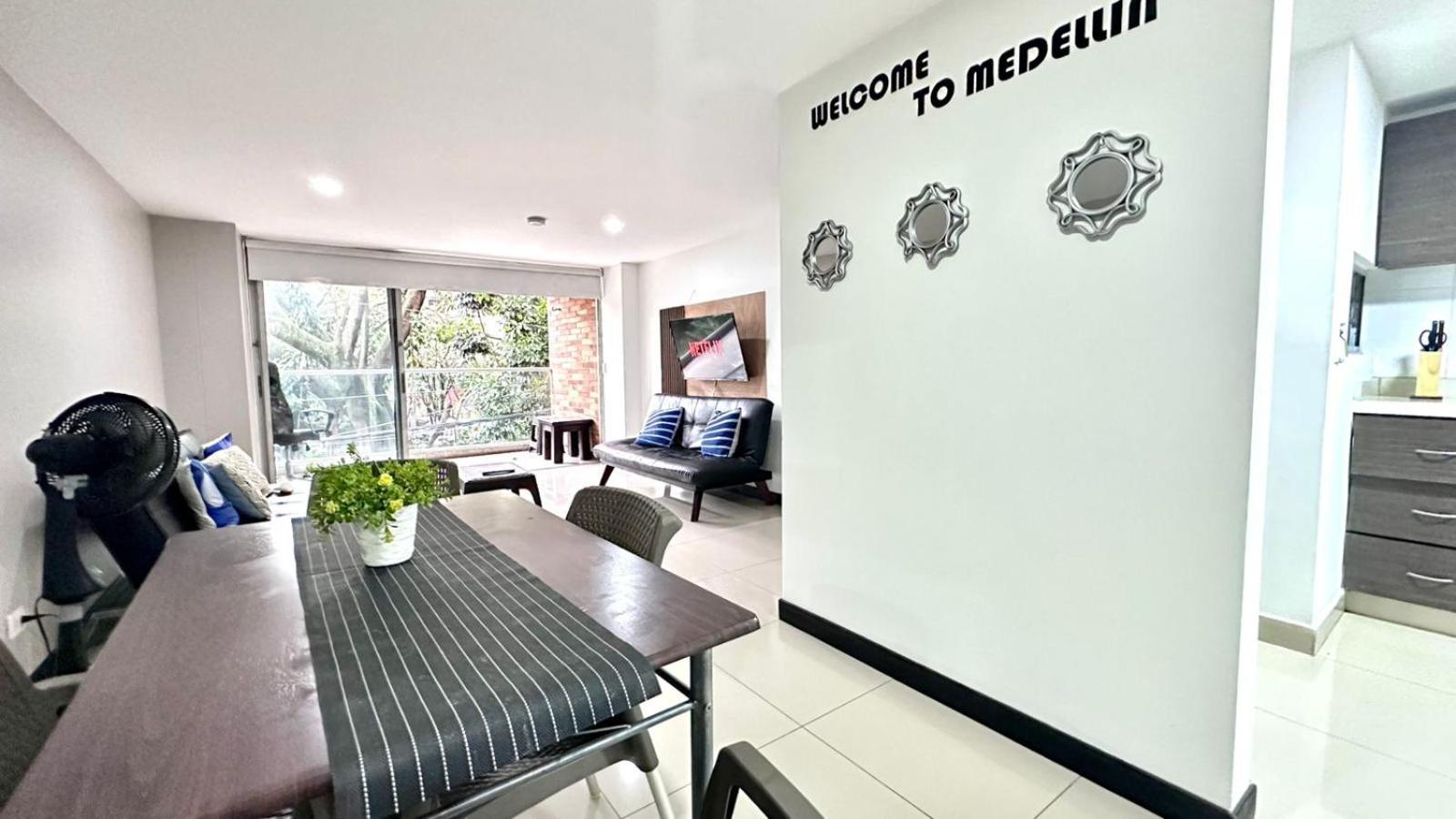 Apto Moderno En Laureles Medellín Exteriör bild